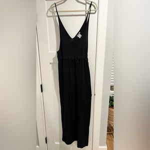 Earthbound Trading Co. Medium. Black.